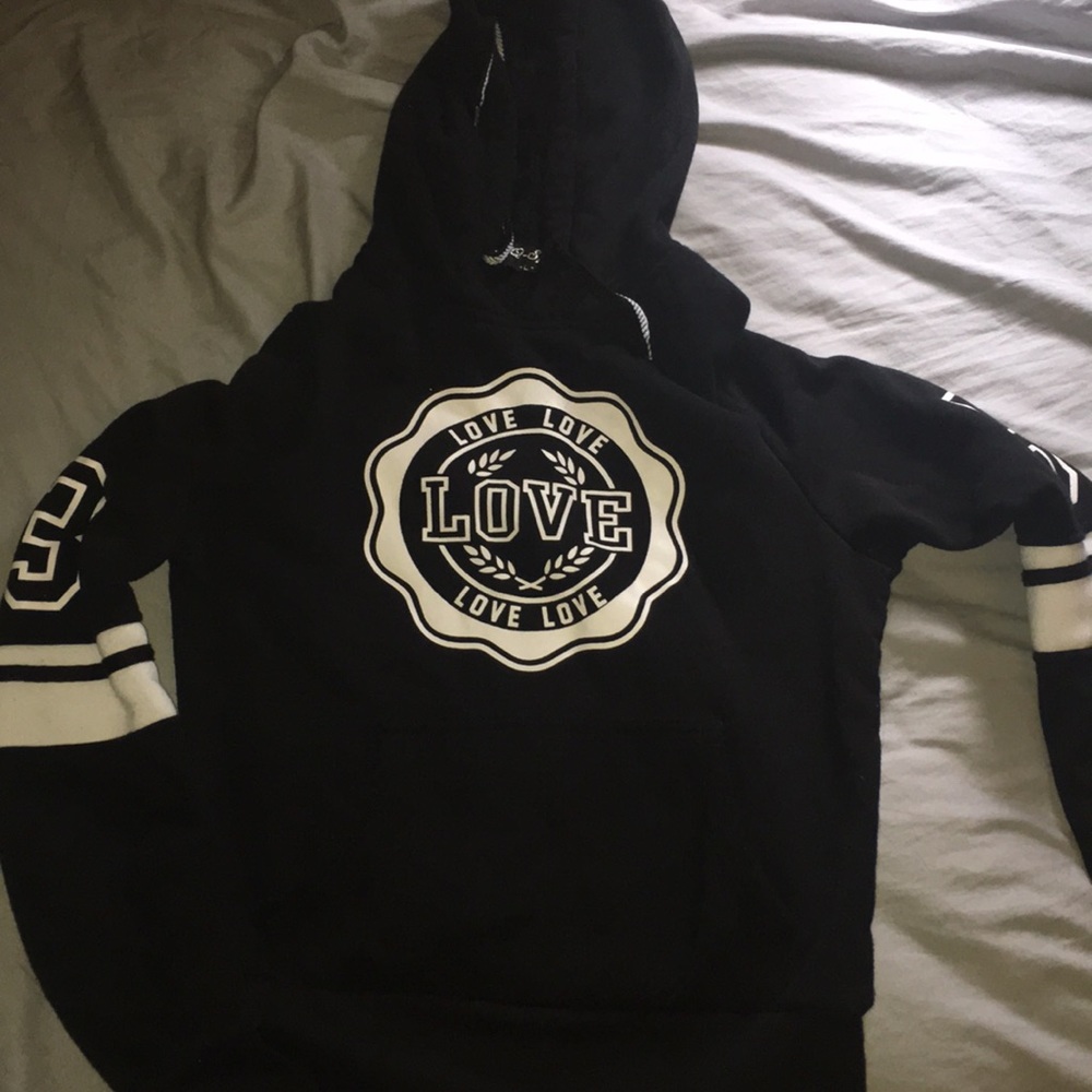 Girls Love hoodie in Large